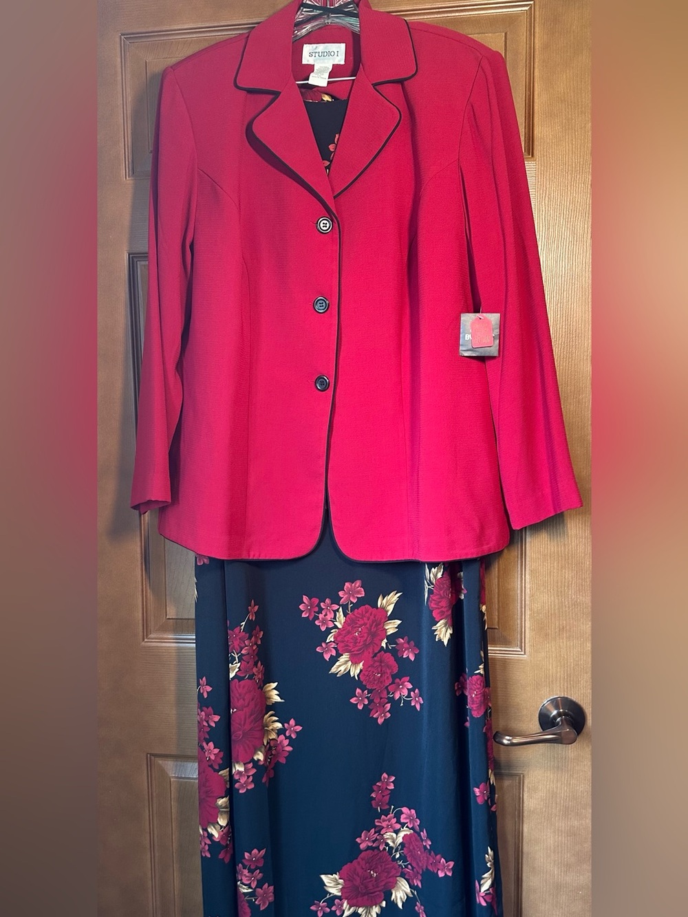 Women’s Studio 1 Vintage Red Floral Dress & Blazer Suit Set Size 20W NWT